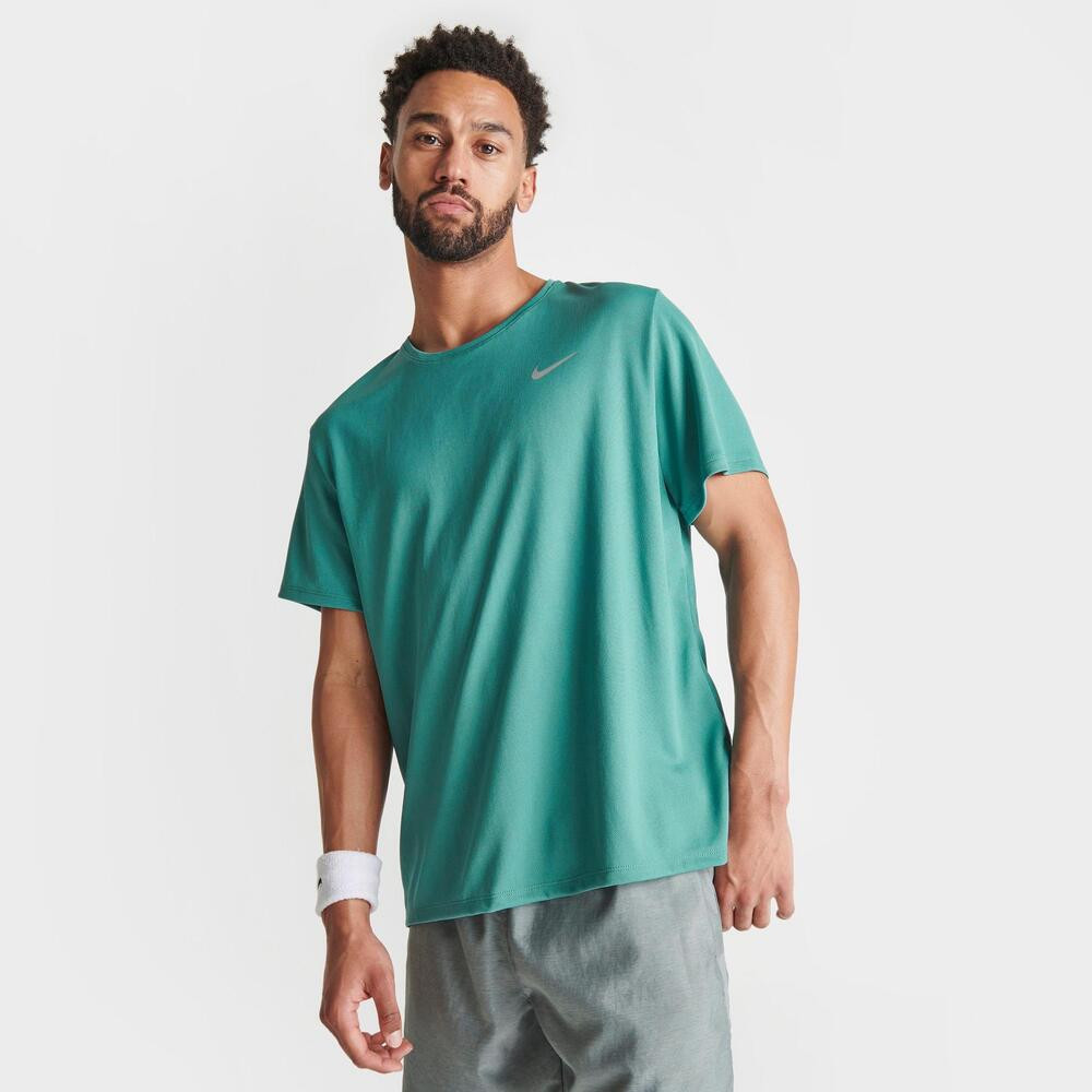 Imagen CAMISETA NIKE M DF UV MILLER SS VERDE  T SHIRT DV9315-379